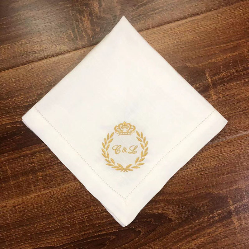 Monogrammed Handkerchief - 1 Buah Monogram dan Kustomisasi Yang
