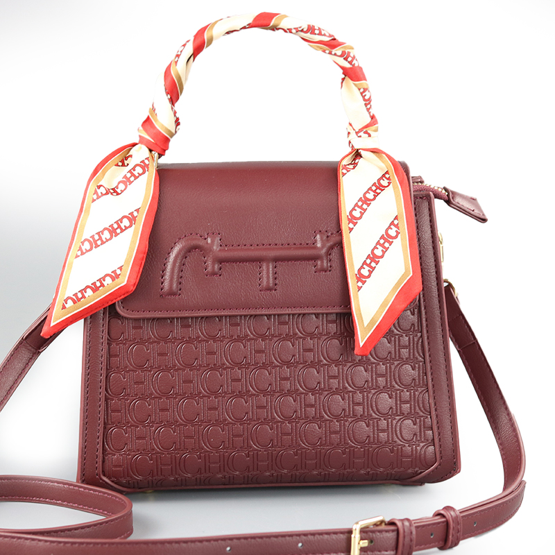 Tas Selempang Wanita CH dengan - Monogrammed Handkerchief ulasan dan harga